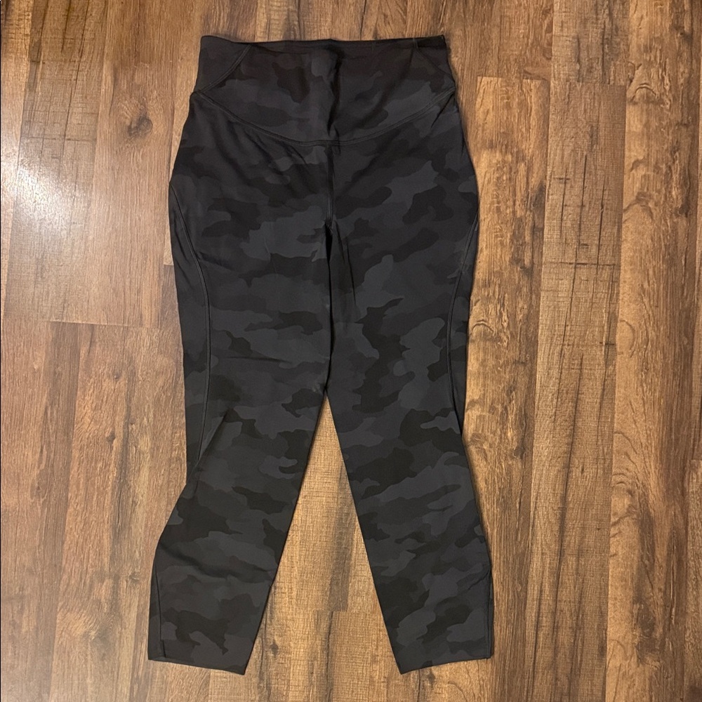 Lululemon Base Pace 23”